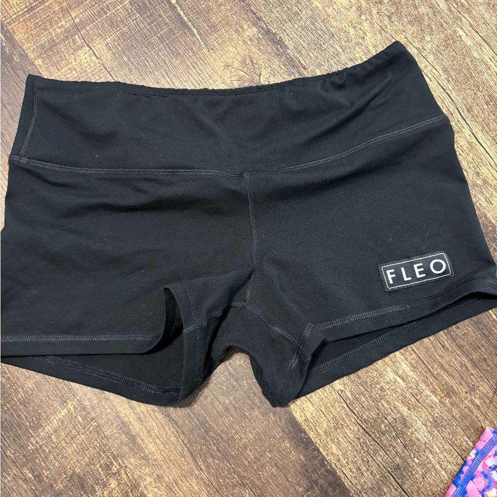 Fleo Women's Classic Black Athletic Shorts